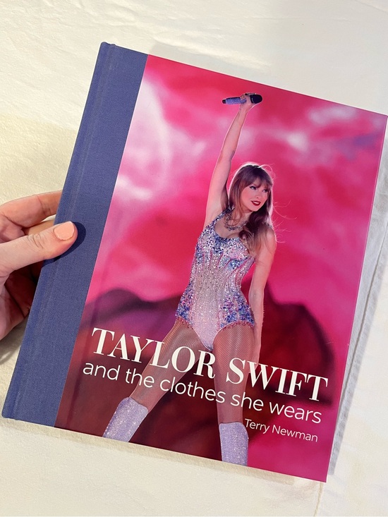 Other - Taylor Swift and the clothes she wears